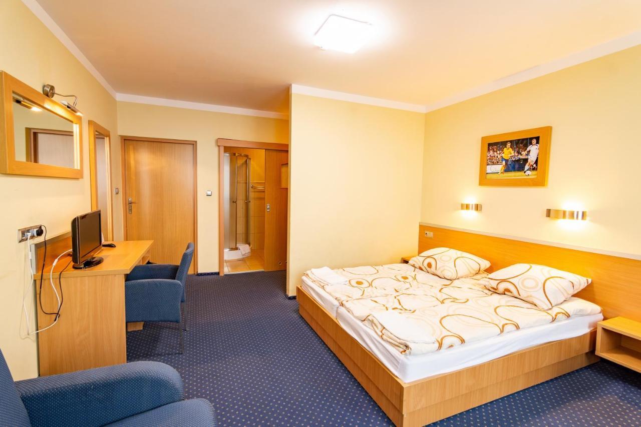 Dom Sportowca Blonie - Mosir Hotel ซาน็อค ภายนอก รูปภาพ