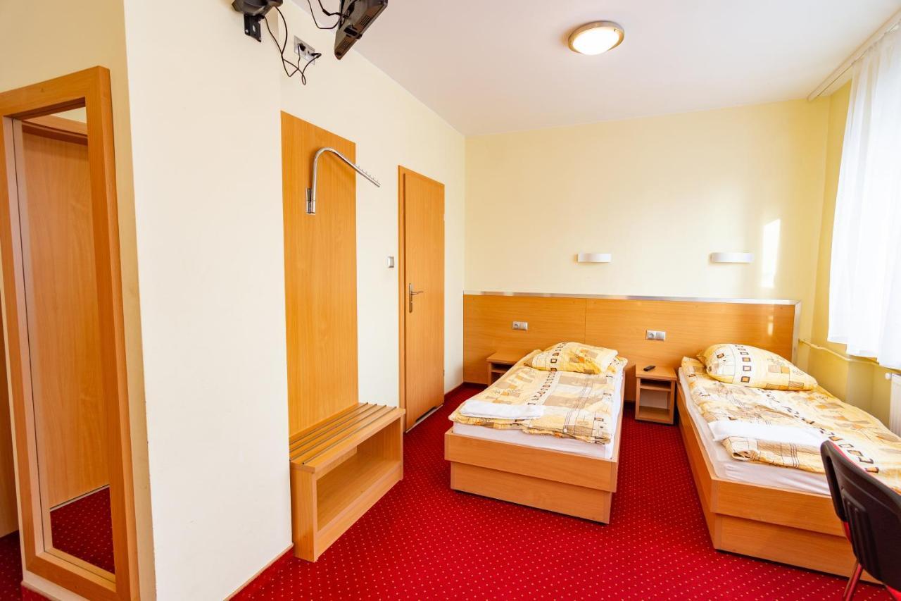 Dom Sportowca Blonie - Mosir Hotel ซาน็อค ภายนอก รูปภาพ